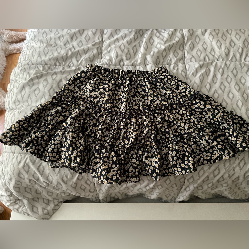 Cute XS floral skirt